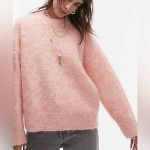 TOP SHOP FLUFFY SWEATER BLACK - 8-10 (USED PINK FOR MODEL)